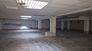 Parking / Garage à vendre 1 pièce 350 m²