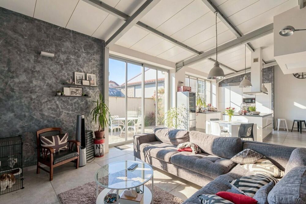 Maison Bron 4 pièce(s) 128.37 m2 plain pied
