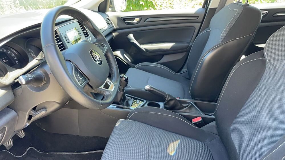 M&eacute;gane IV 1.2 TCe 100 Life - Premi&egrave;re main Entretien constructeur 2016 occasion 49400 Saumur