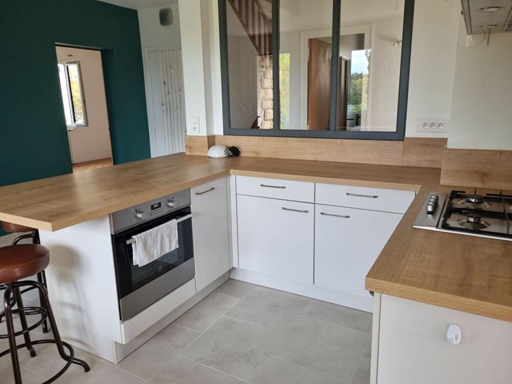 Beau pavillon 5 chambres sur sous sol