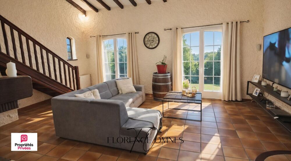 Vente Maison TREBES - Maison familiale - 5 chambres -196 m² avec piscine, grand garage et terrain arboré Trebes