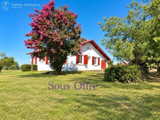 Vente Maison En EXCLUSIVITE à  BRISCOUS - Maison de plain-pied à rénover, vue dégagée sur les montagnes Briscous