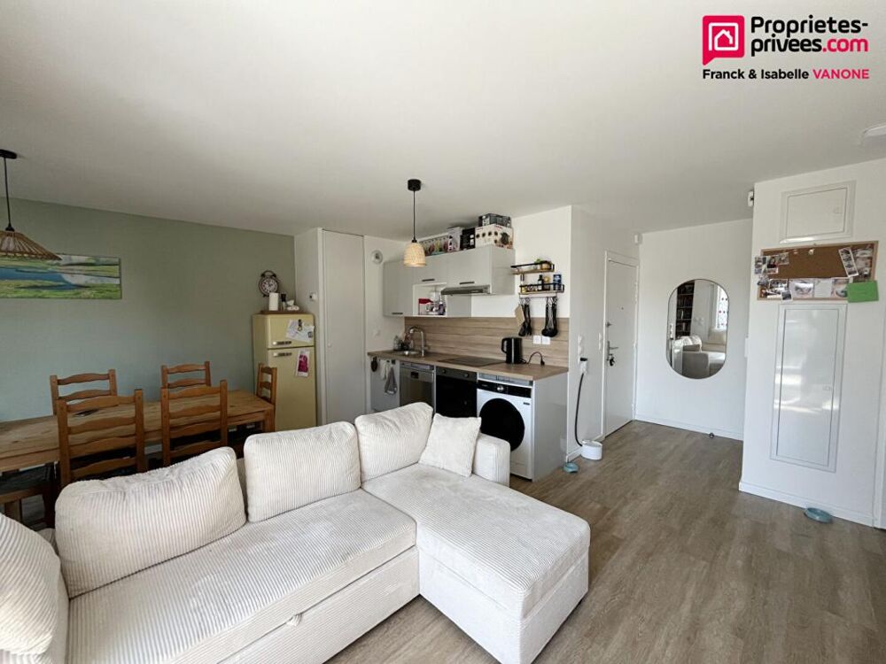 GRAND T2 RECENT - Dernier étage - 51m² - balcon - place de parking