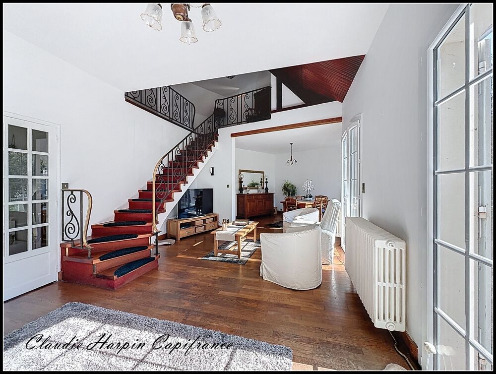Maison à vendre 8 pièces (79) CHATILLON-SUR-THOUET - 219 m² hab 4 à 6 ch - terrain environ 2500 m²