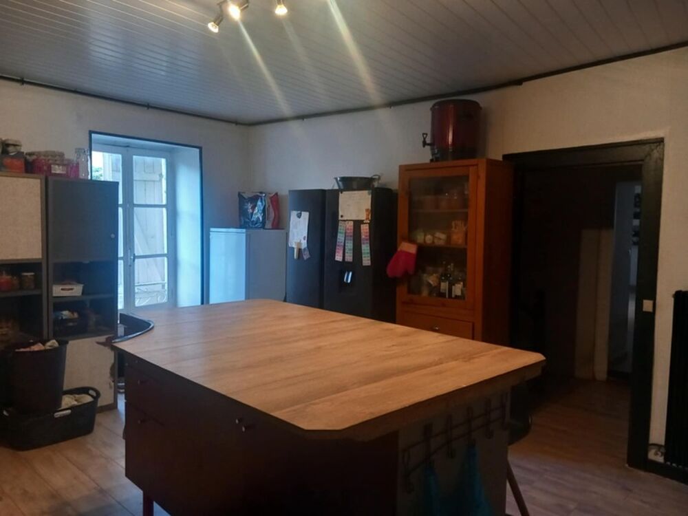 ? Maison et appartement à Thiers  Ensemble avec garage et caves  Creux de lEnfer