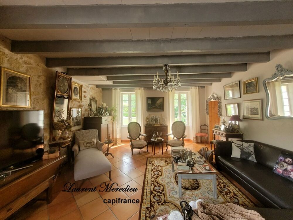 Maison familiale de 240 m² avec terrain divisible de 2 750 m²  À 10 min de Saint-André-de-Cubzac