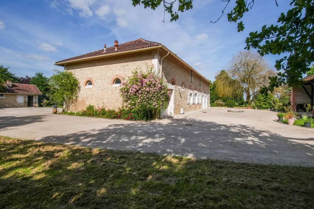 Vente Propriété/Château Propriété de Caractère et de charme proche de MONT DE MARSAN (40) - 430 M2 Habitables - Terrain 9000m2 environ Mont de marsan