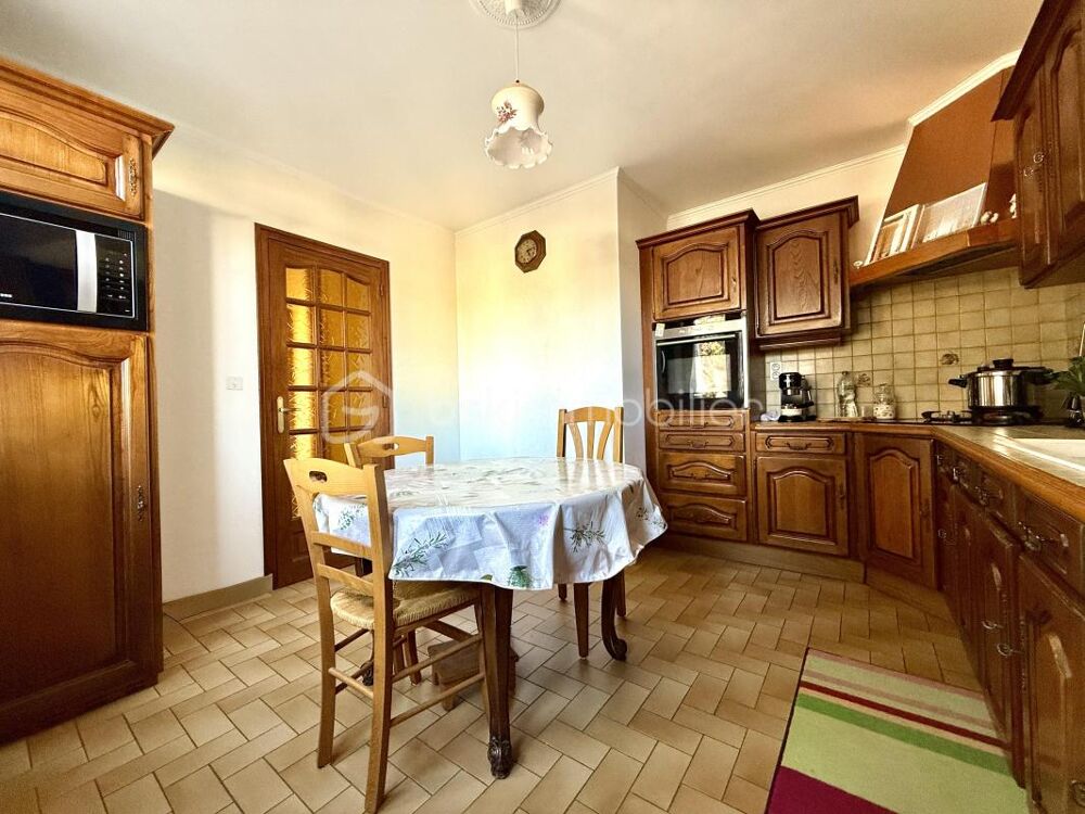 Vente Maison CHASSIEU CENTRE - Maison familiale au calme et sans vis-à-vis avec un beau terrain Chassieu