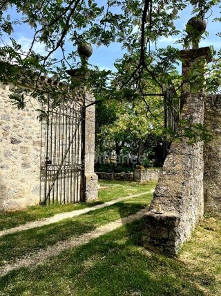  Propriété/château à vendre 15 + pièces 625 m²