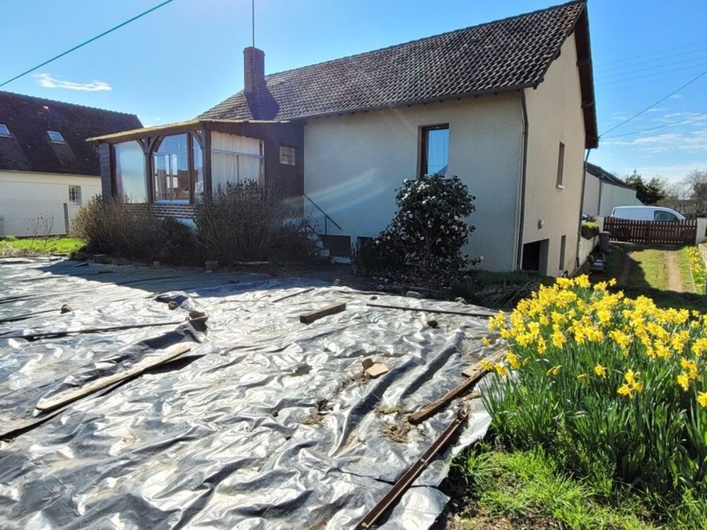 Vente Maison Maison avec sous-sol complet et jardin clos . Azé (41) Aze