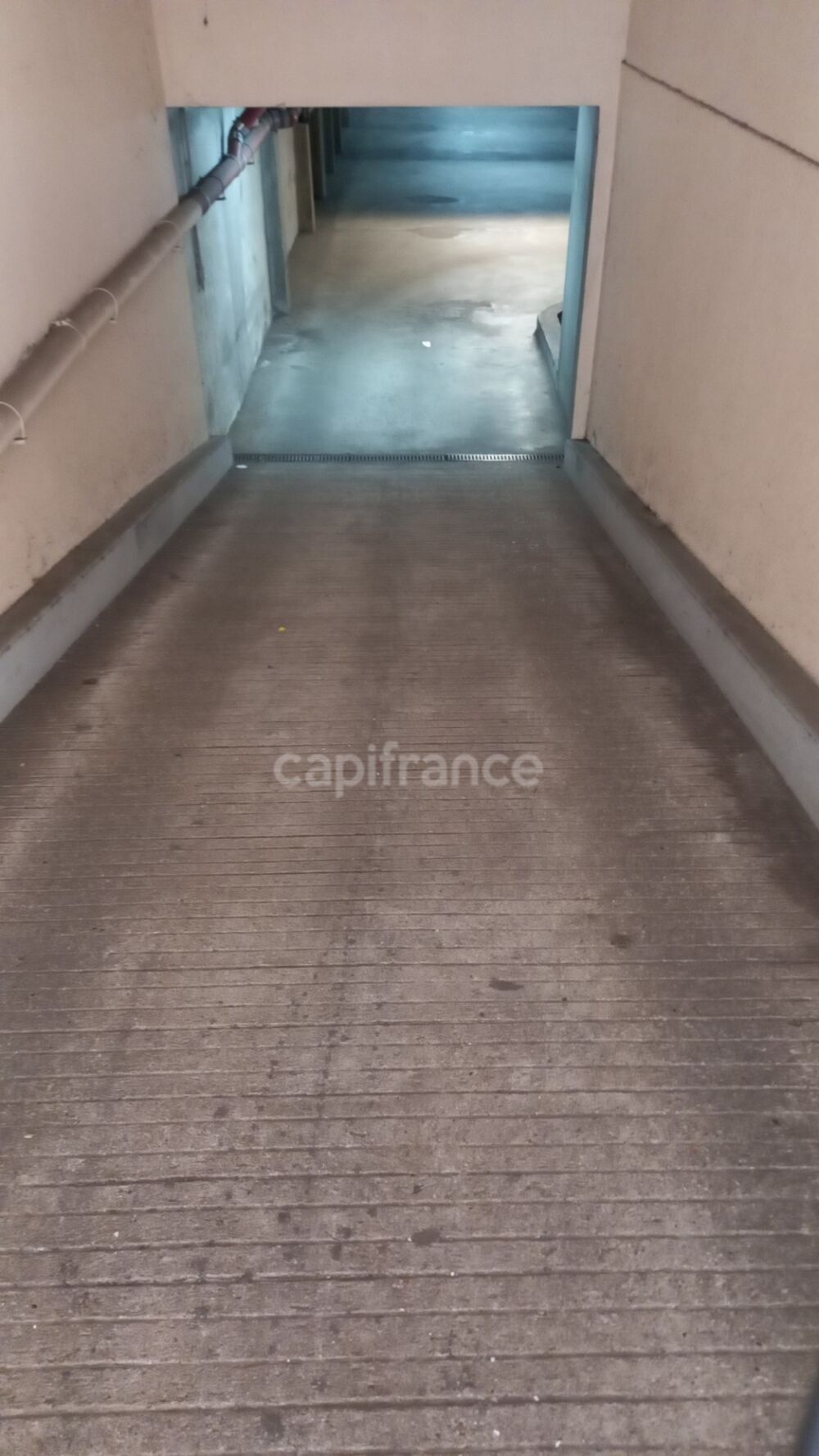 Vente Parking/Garage Dpt Vienne (86), à vendre POITIERS Centre-ville - Parking intérieur Poitiers