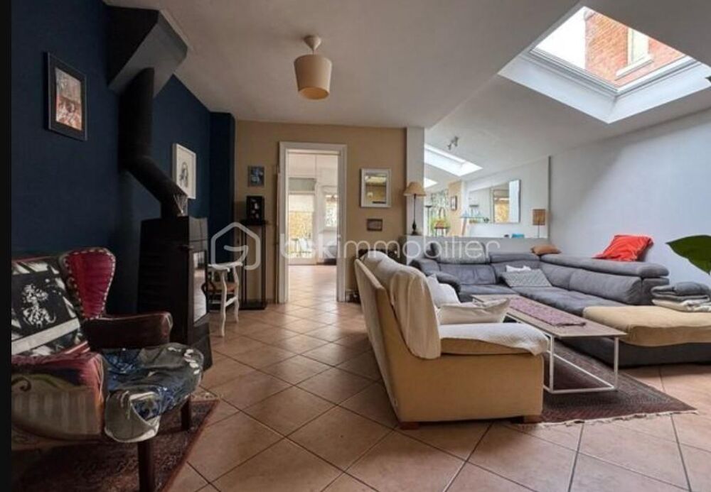 Vivez le charme de l'ancien au coeur de Wattrelos ! 4 chambres, jardin, garage