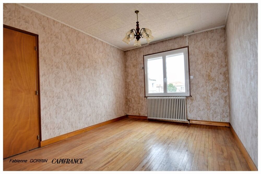 Maison à vendre pièces (17)PUIBOREAU, MAISON A ETAGE AVEC REZ DE CHAUSSEE AMENAGE EN APPARTEMENT, 5 CHAMBRES, GARAGE, VERANDA,