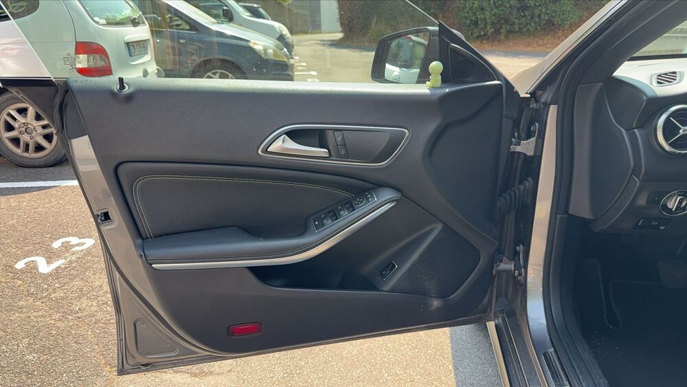 Classe CLA 180 122 7G-Tronic Fascination 2018 occasion 44230 Saint Sebastien Sur Loire