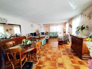  Villa � vendre 9 pi�ces 255 m�