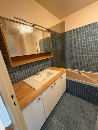  Appartement à louer 2 pièces 69 m²