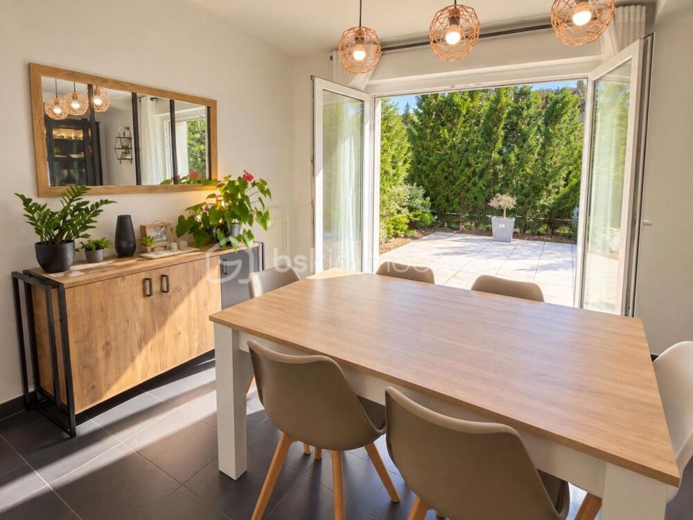 Vente Maison Maison de ville de 105 m² avec jardin, au calme, sans vis à vis, DPE C Saint pierre du perray