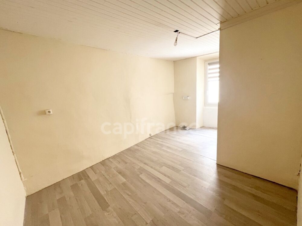 Maison de village lumineuse 2 chambres avec cave aménageable à Revest-du-Bion (04) proche Banon  Idéal investissement locatif