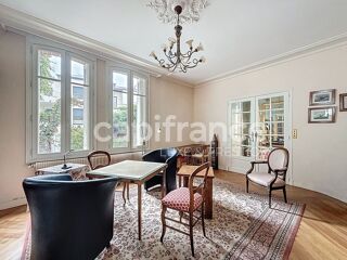  Maison � vendre 9 pi�ces 305 m�