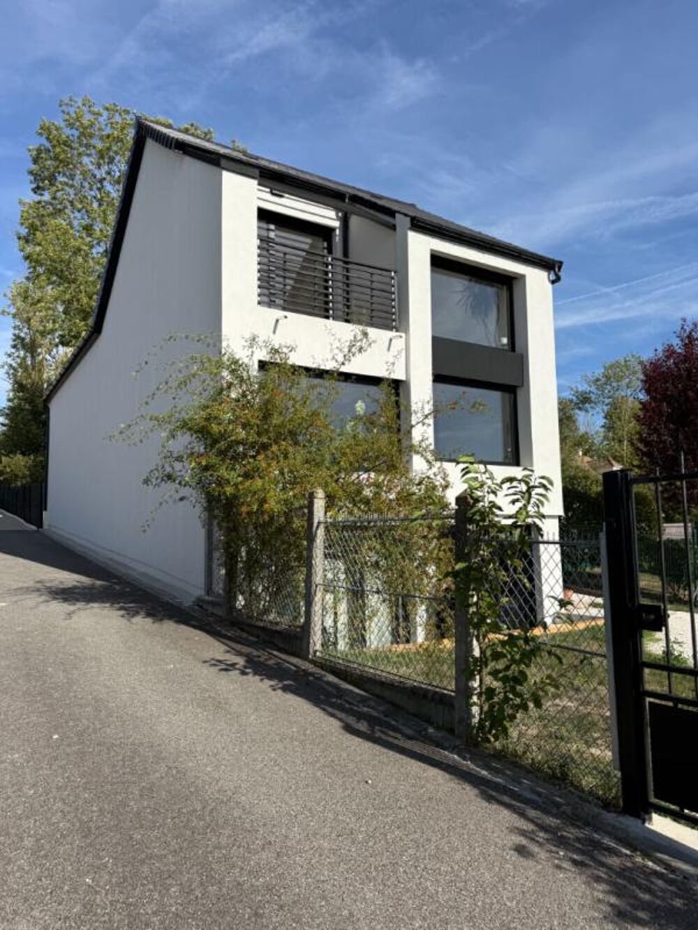 Maison D'architecte à Villiers Saint Frederic 7 pièce(s) 187 m2