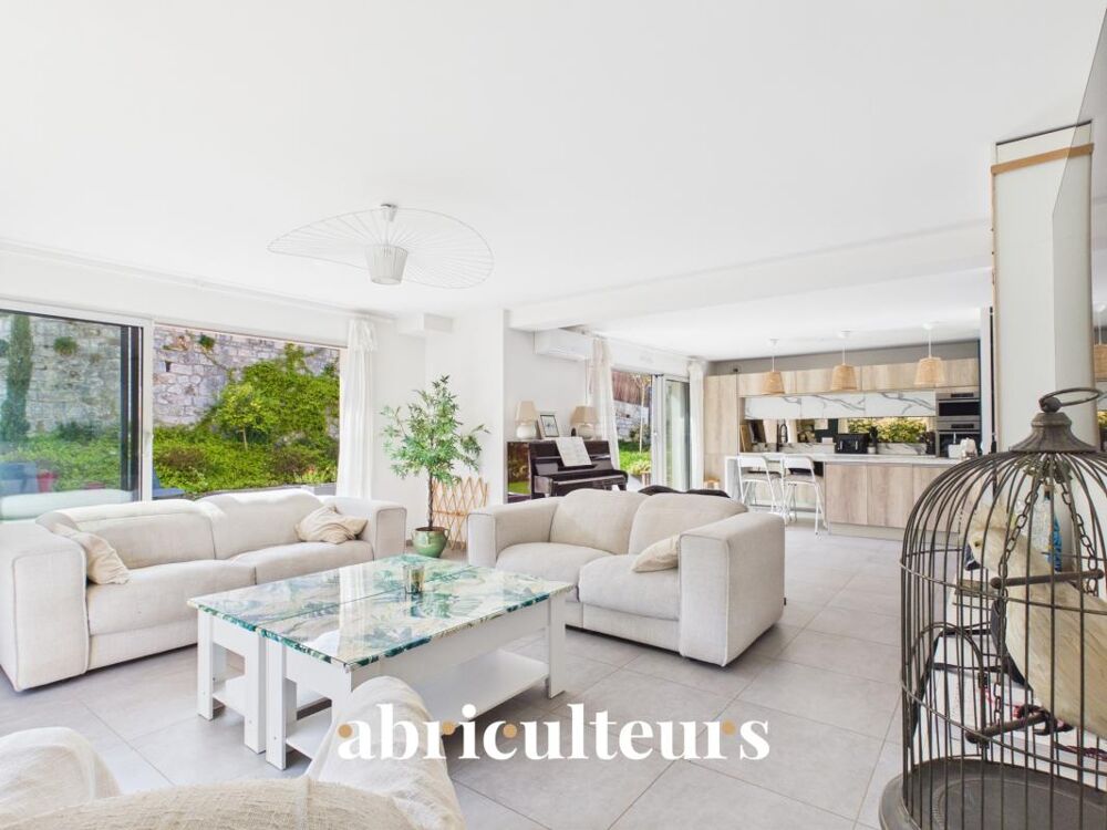 Vente Maison Maison familiale contemporaine – 120 m² – DPE A – 3 chambres – Jardin 300 m² – Mini-piscine éco – Centre Saint-Laurent-du-Var Saint laurent du var