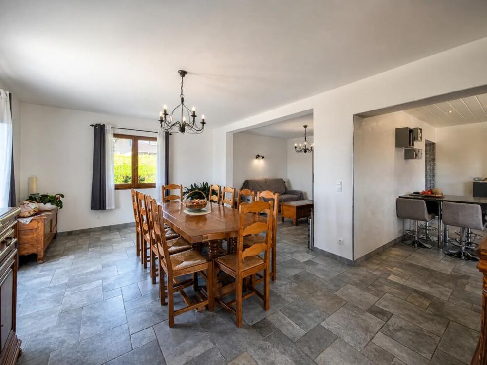 Vente Maison Maison de 8 pièces de 145 m² à Vinzier Vinzier
