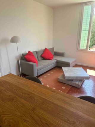 Appartement à louer 3 pièces 75 m²