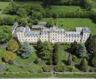  Immeuble � vendre 15 + pi�ces 2595 m�