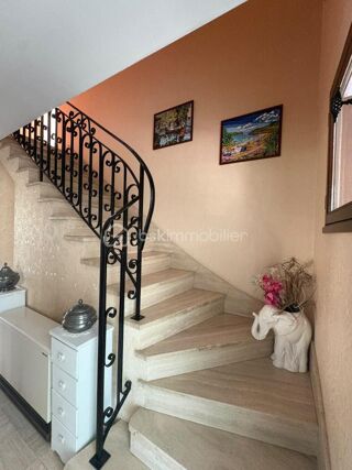  Propriété/château à vendre 7 pièces 132 m²