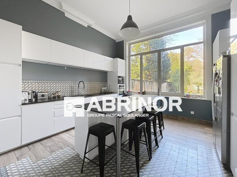 Vente Maison Belle demeure bourgeoise d'exception située sur le secteur de Barbieux, à deux pas de l'école Jeanne d'Arc,7 chambres , bureau, Roubaix
