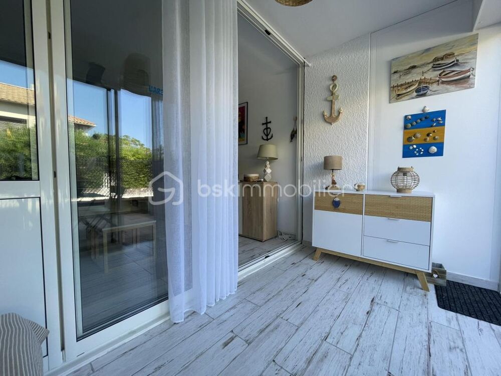 Vente Appartement Studio cabine rénové et meublé avec loggia, terrasse et parking – Le Grau-du-Roi, secteur Boucanet Le grau du roi