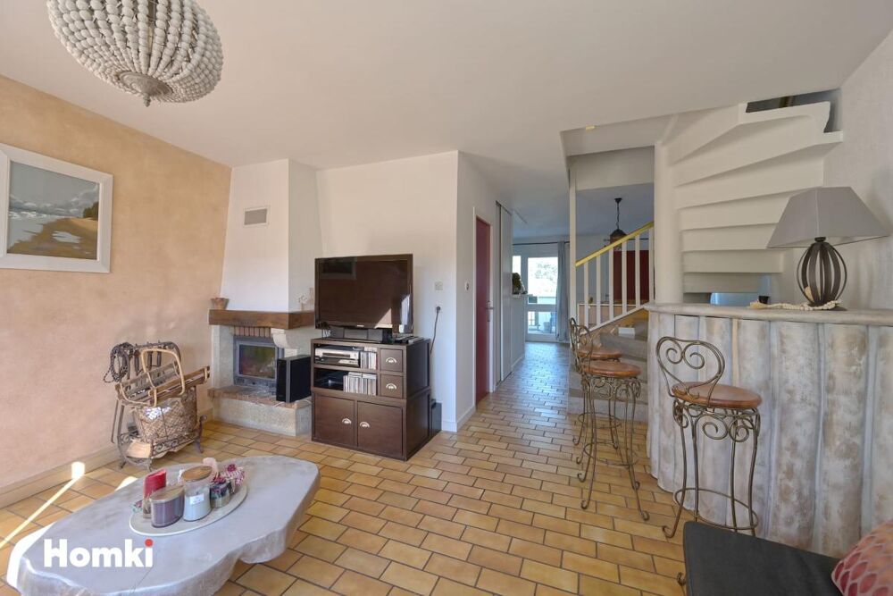 Vente Duplex/Triplex Poisat - T5 en triplex familial avec terrasse, au cœur du village Poisat
