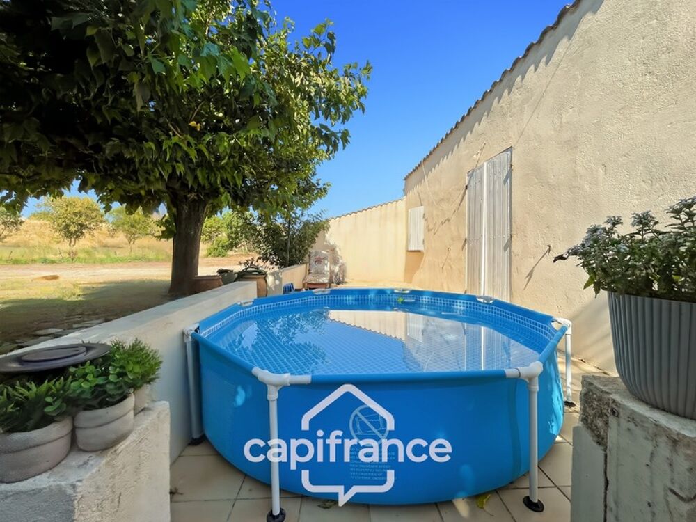 Alleins, maison de plain pied de 83m2 environ établie en zone agricole sur une parcelle de 3 400m2 m2 avec garage attenant