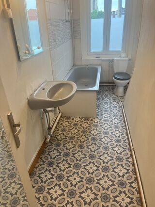  Immeuble � vendre 15 + pi�ces 300 m�