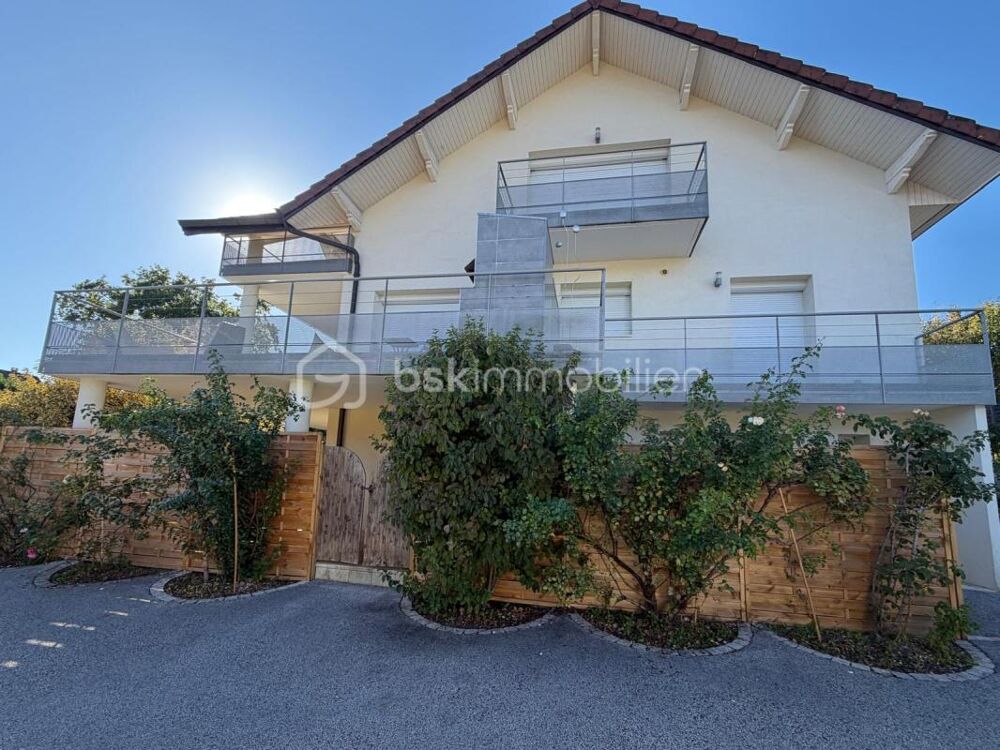 Vente Appartement T2 en rez-de-jardin avec terrasse de plus de 40 m², cave et stationnement privatif Annecy le vieux