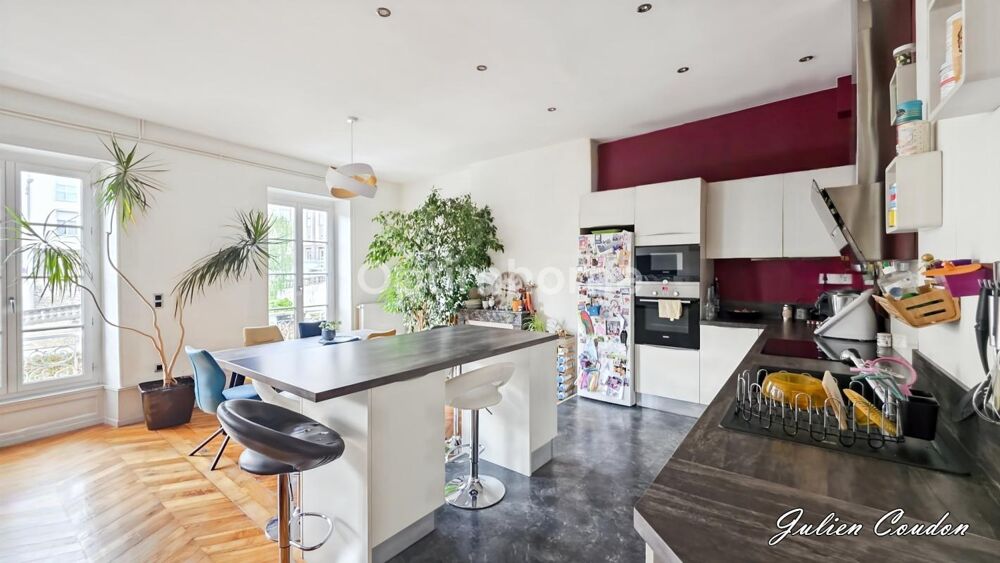 Vente Appartement CLERMONT-FERRAND – CENTRE HISTORIQUE – T3 95 M² – 54 M² DE PIÈCE DE VIE – GARAGE Clermont ferrand