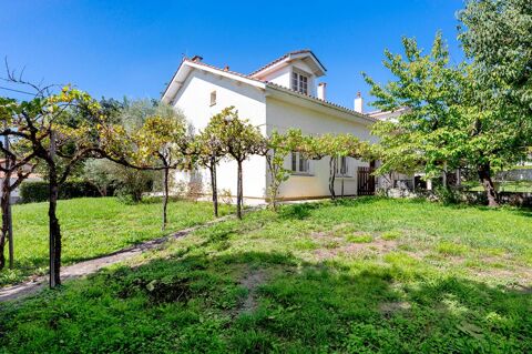   Maison familiale � Tresse Centre, 147m2 et garage 30m2 Maison - 7 pi�ce(s) - 147 m�