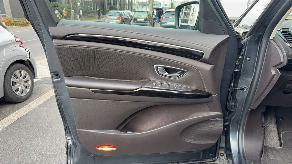 Espace V 1.8 TCe 225 EDC7 Initiale Paris - Automatique Entretien co 2018 occasion 92600 Asnieres Sur Seine