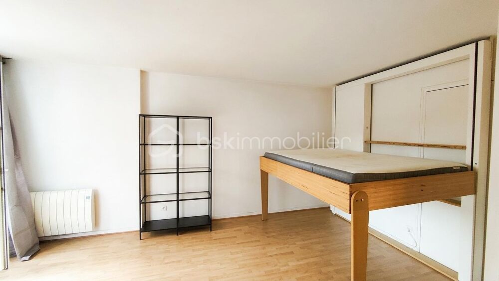 Vente Appartement Grand studio avec terrasse, cave et parkings rue anatole france Noisy le sec