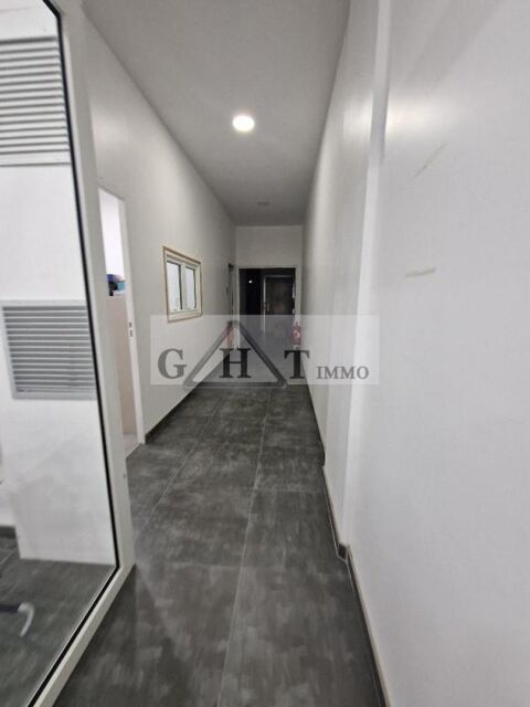 A VENDRE 273 M&sup2;  ENTREPOT BUREAUX A TREMBLAY EN FRANCE 596000 93290 Tremblay en france