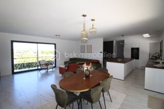  Maison  vendre 7 pices 243 m