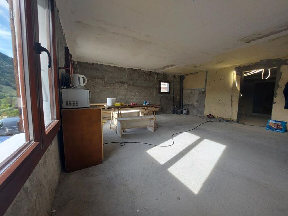Vente Maison RARE À TALLOIRES-MONTMIN, 150 m² de plateau À RÉNOVER , VUE MONTAGNE , FORT POTENTIEL Talloires montmin