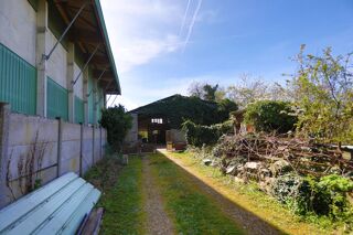  Immeuble à vendre 2 pièces 300 m²