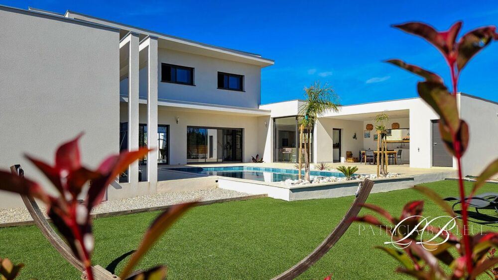 Villa contemporaine de 280 m² à Saint-Feliu d'avall