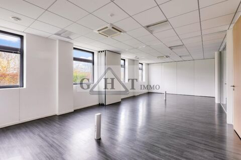   3300 M ENTREPOT BUREAUX A LOUER A BAILLY ROMAINVILLIERS 