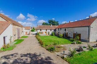 Vente Maison Incroyable POTENTIEL ! Splendide DOMAINE, ensemble immobilier au sein d'un ancien corps de ferme rénové, 340 m² habitables sur p Congerville thionville