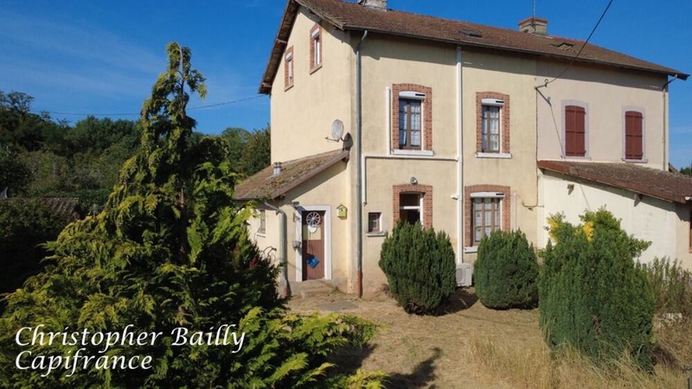 Maison dans un hameau calme, 4 chambres sur un terrain de 246 m²
