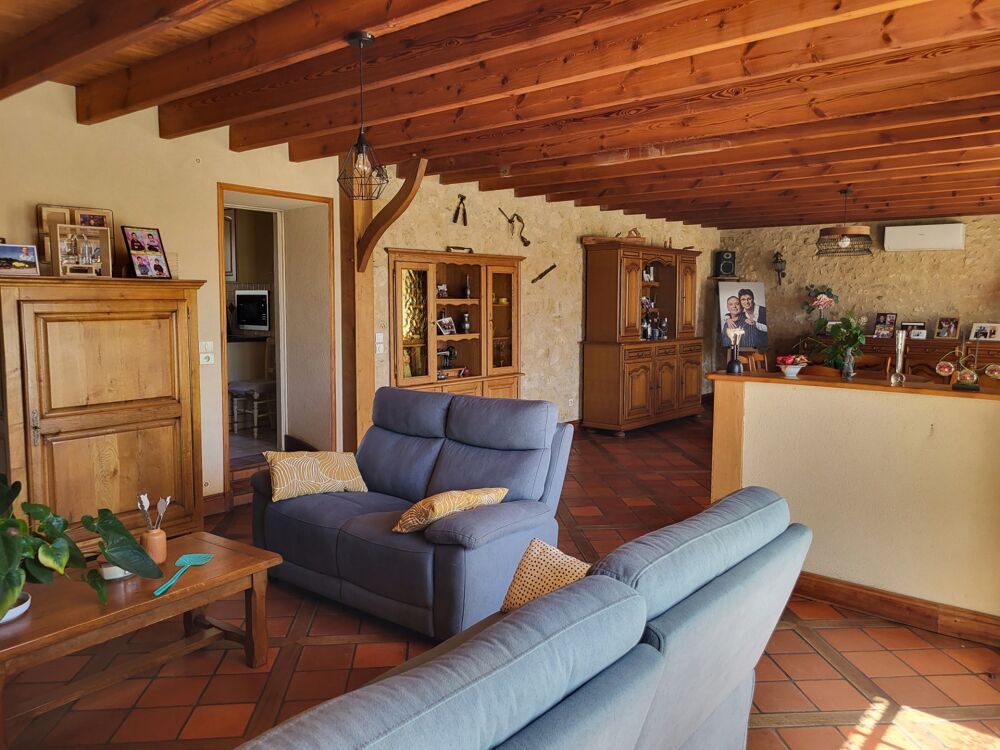 Maison à vendre 6 pièces AIRVAULT (79) Terrain 2538 m²