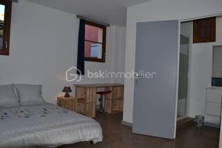  Immeuble à vendre 15 + pièces 339 m²