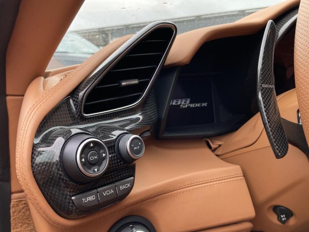 488 Spider 3.9 V8 670 CH - ORIGINE FRANCE ENTRETIEN EXCLUSIF FER 2016 occasion 14650 Carpiquet
